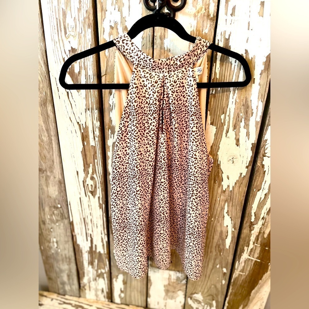 She + Sky Leopard Print Sleeveless high neck back tie blouse size medium